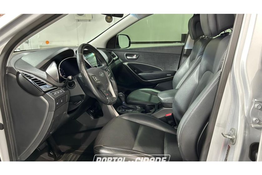 Hyundai Santa