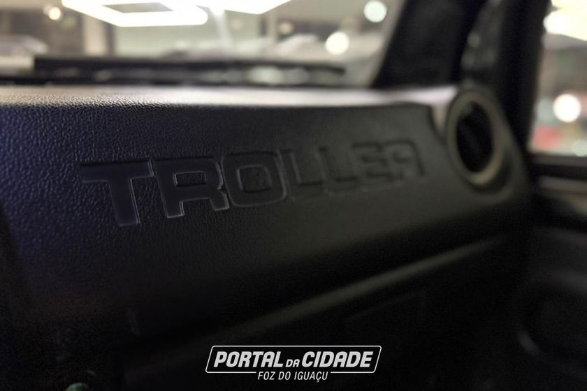 Troller T-4