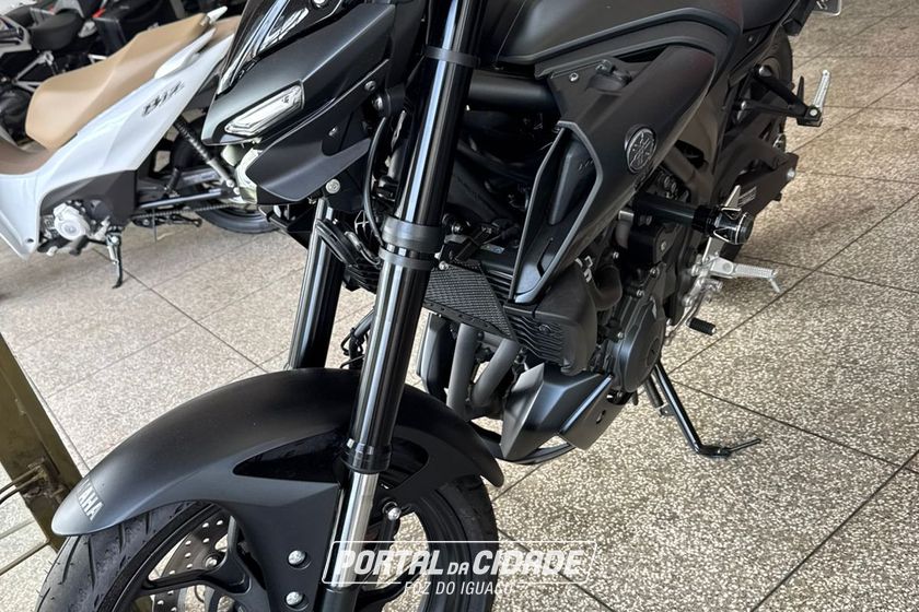 YAMAHA MT-03