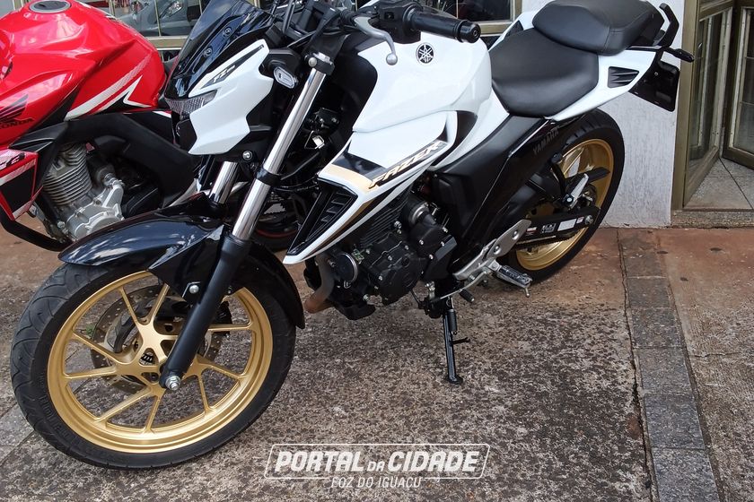 YAMAHA FZ25