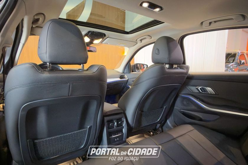 BMW 320iA