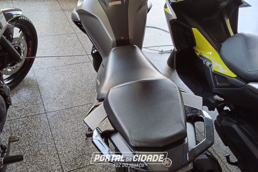 YAMAHA FZ25
