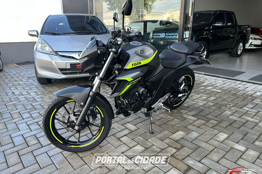 YAMAHA FZ25