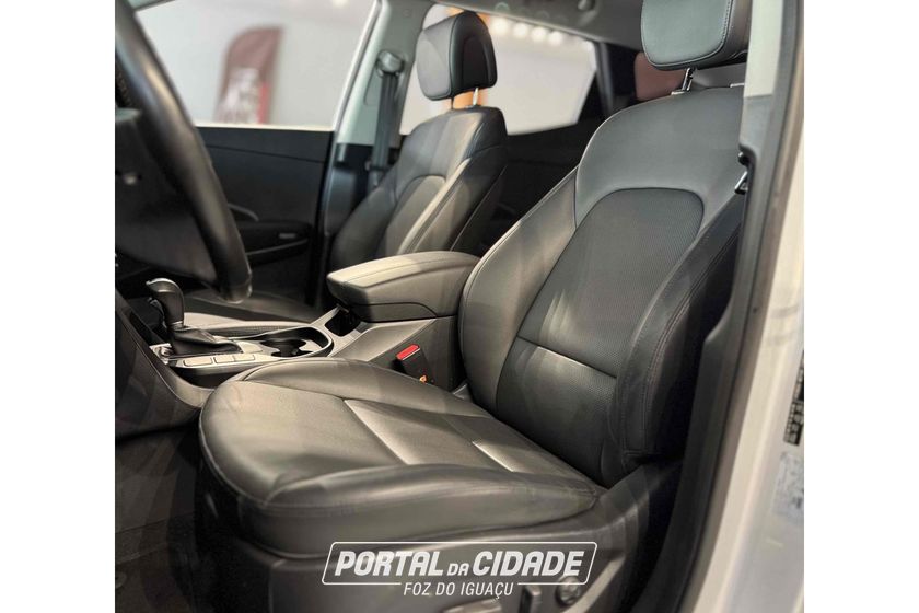 Hyundai Santa