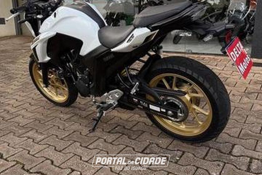 YAMAHA FZ25