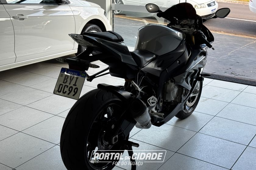 BMW S
