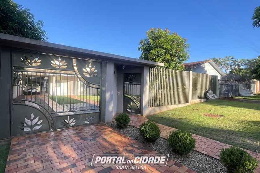 Casa &agrave; venda - 180m&sup2; - Centro