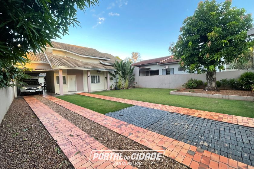 Casa &agrave; venda - 180m&sup2; - Centro