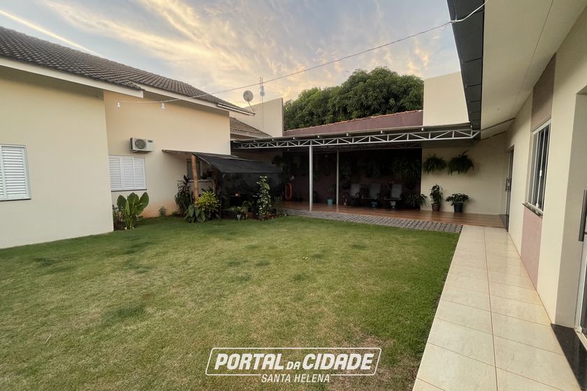 Casa &agrave; venda - 180m&sup2; - Centro