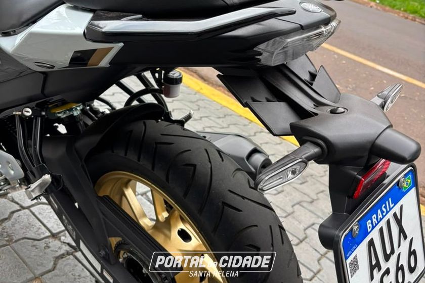 YAMAHA FZ25