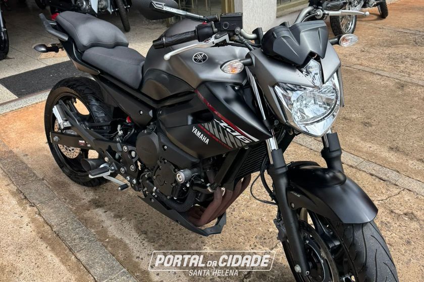 YAMAHA XJ6