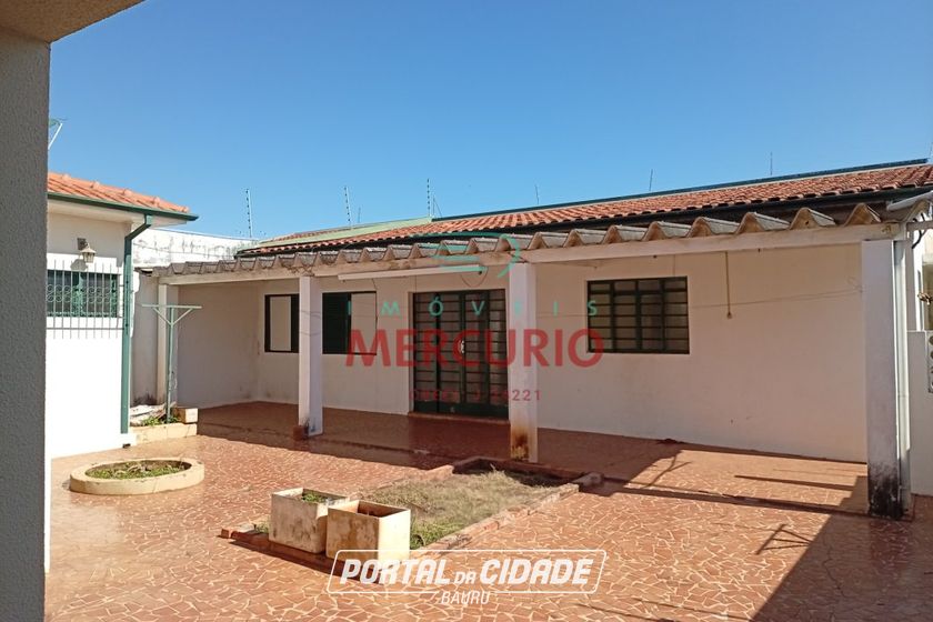 Casa &agrave; venda - 301m&sup2; - Centro