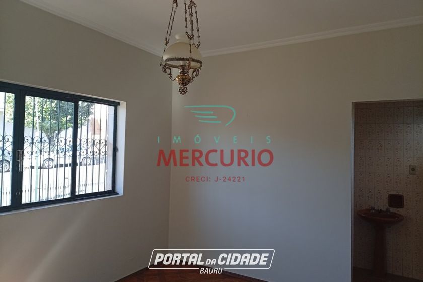 Casa &agrave; venda - 301m&sup2; - Centro