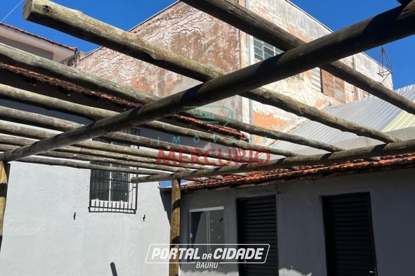 Casa &agrave; venda - 400m&sup2; - Centro