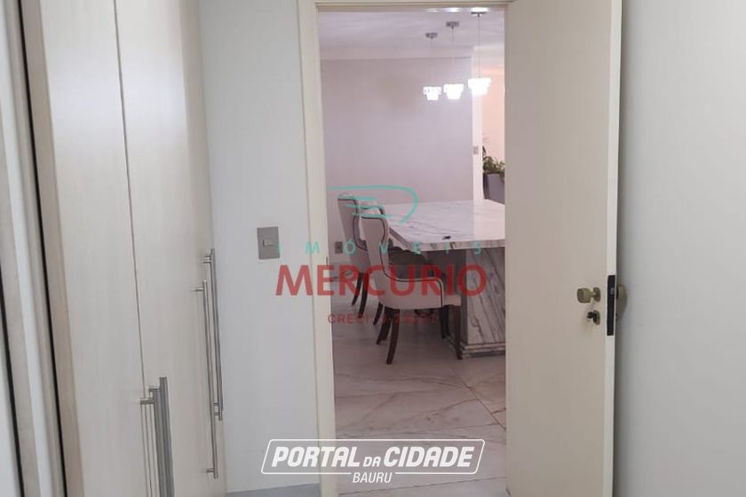 Apartamento &agrave; venda - 220m&sup2; - Centro