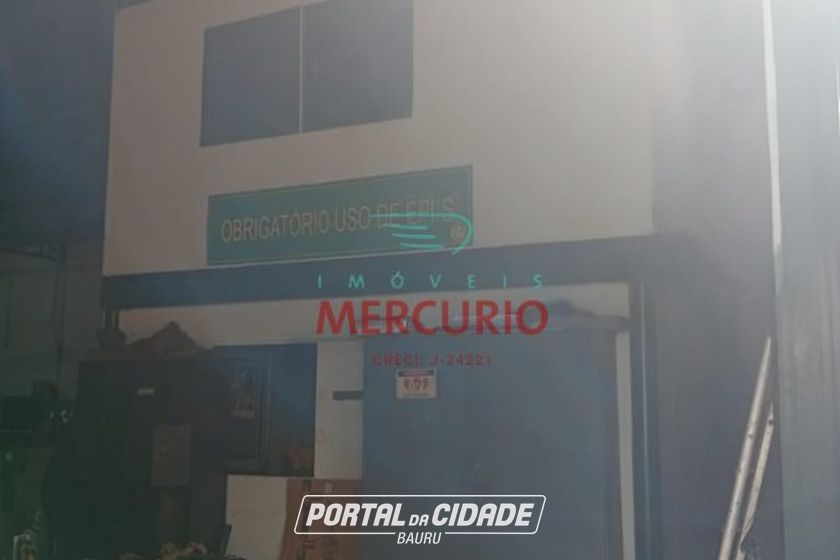 Sal&atilde;o Comercial para alugar - 650m&sup2; - Ch&aacute;caras Renno