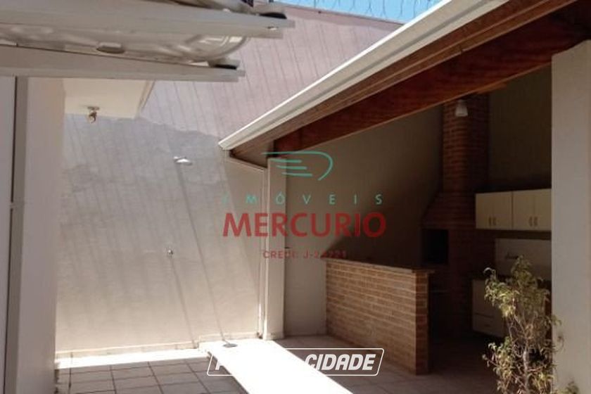 Casa &agrave; venda - 180m&sup2; - Vila Altin&oacute;polis
