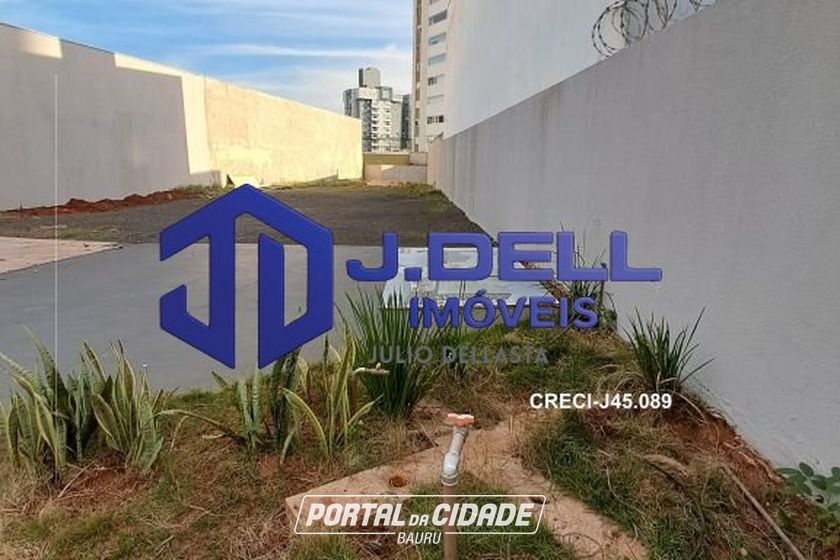 Terreno &agrave; venda - 700m&sup2; - Aviacao