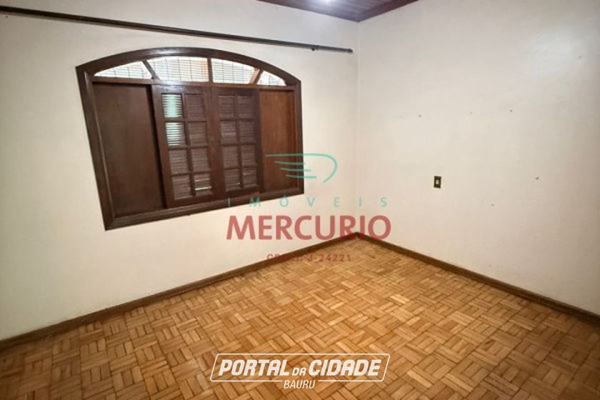 Casa &agrave; venda - 301m&sup2; - Centro