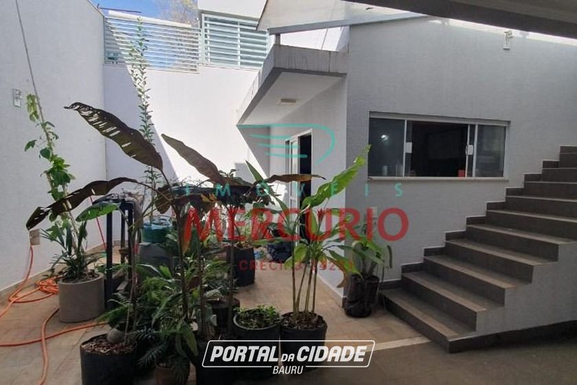 Casa &agrave; venda - 294m&sup2; - Centro