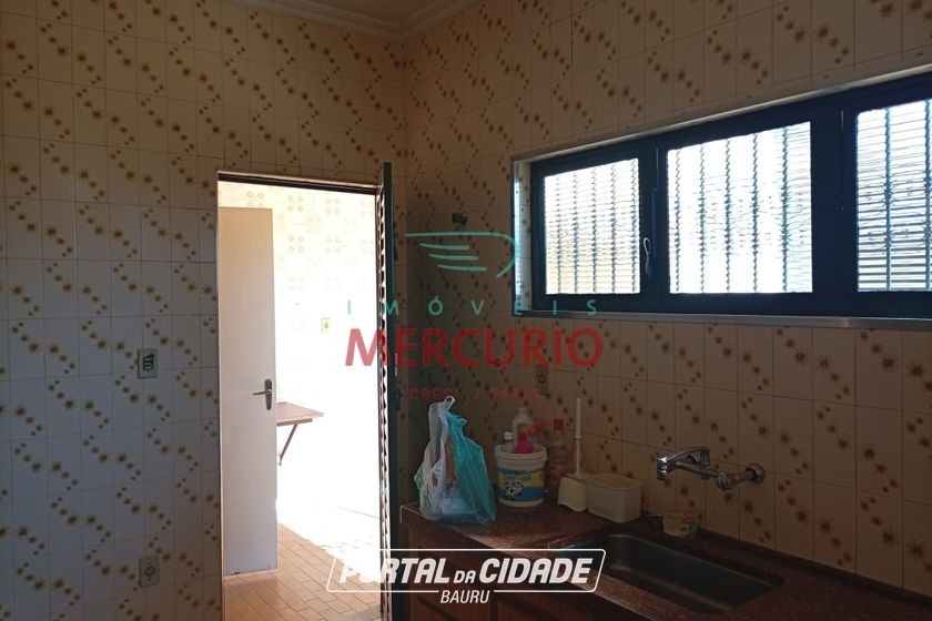 Casa &agrave; venda - 301m&sup2; - Centro