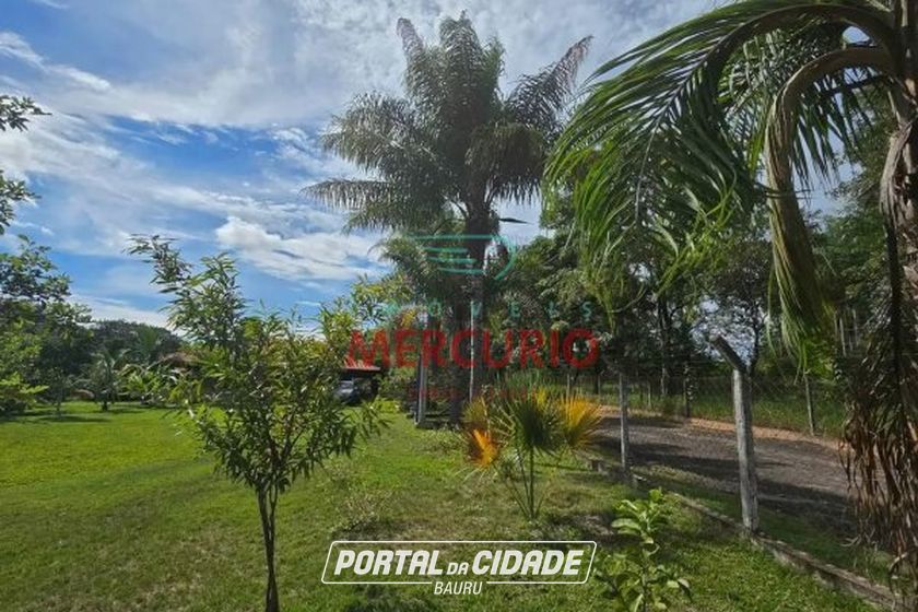Ch&aacute;cara &agrave; venda - 150m&sup2; - &Aacute;rea Rural de Piratininga