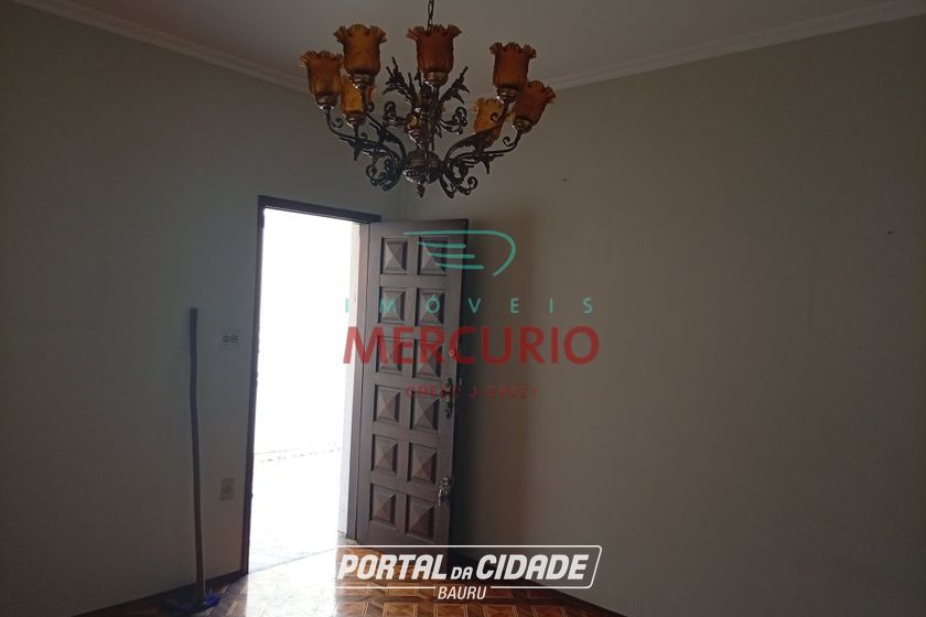 Casa &agrave; venda - 301m&sup2; - Centro