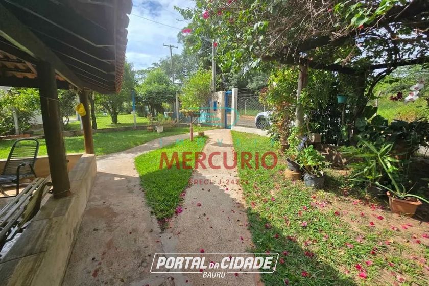 Ch&aacute;cara &agrave; venda - 150m&sup2; - &Aacute;rea Rural de Piratininga