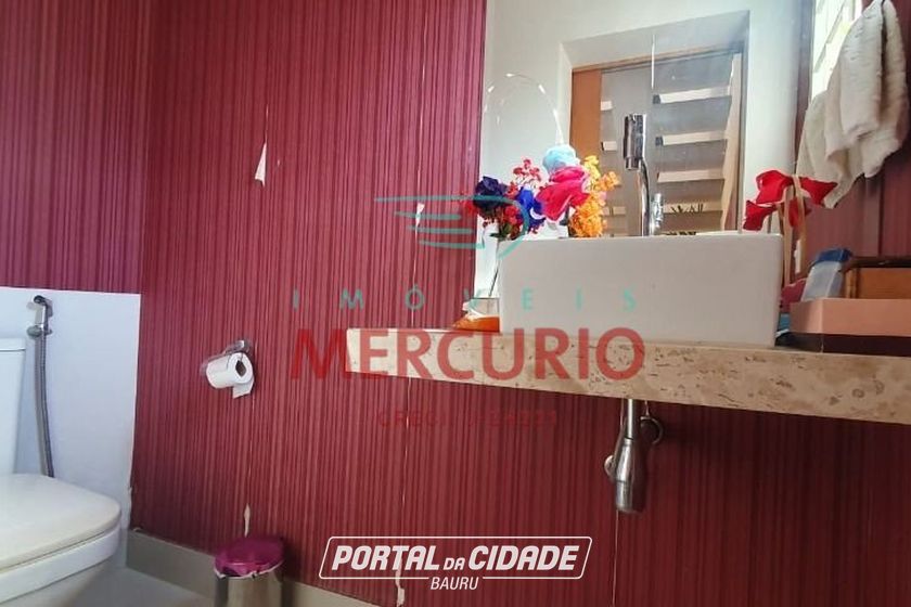 Casa &agrave; venda - 311m&sup2; - Centro