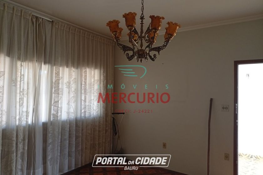 Casa &agrave; venda - 301m&sup2; - Centro