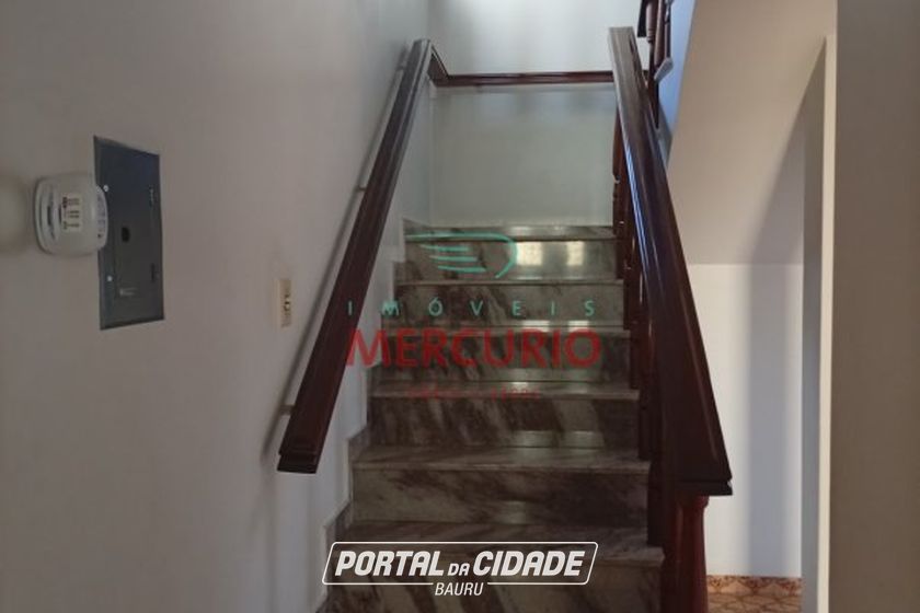 Casa &agrave; venda - 301m&sup2; - Centro