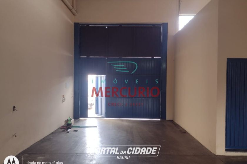 Sal&atilde;o Comercial para alugar - 275m&sup2; - Centro