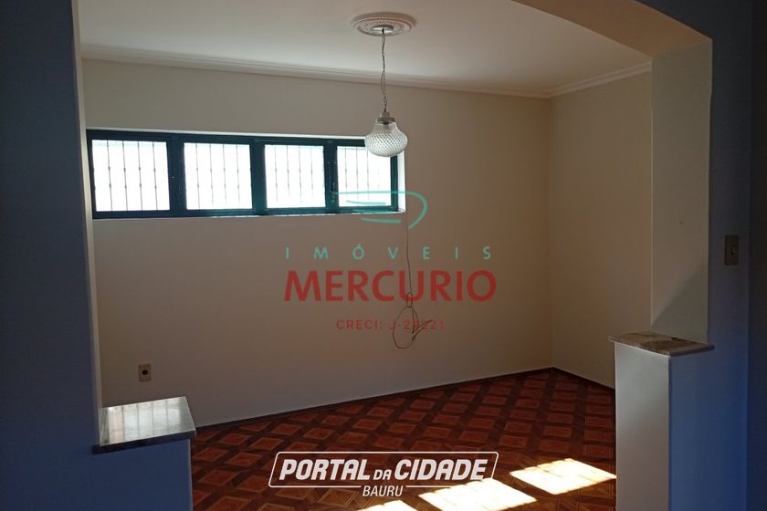 Casa &agrave; venda - 301m&sup2; - Centro