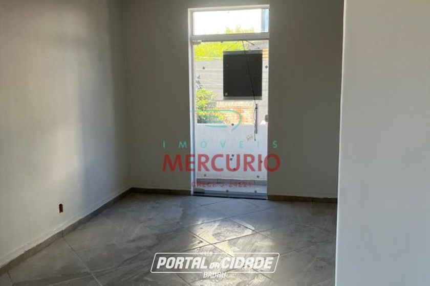 Casa &agrave; venda - 400m&sup2; - Centro