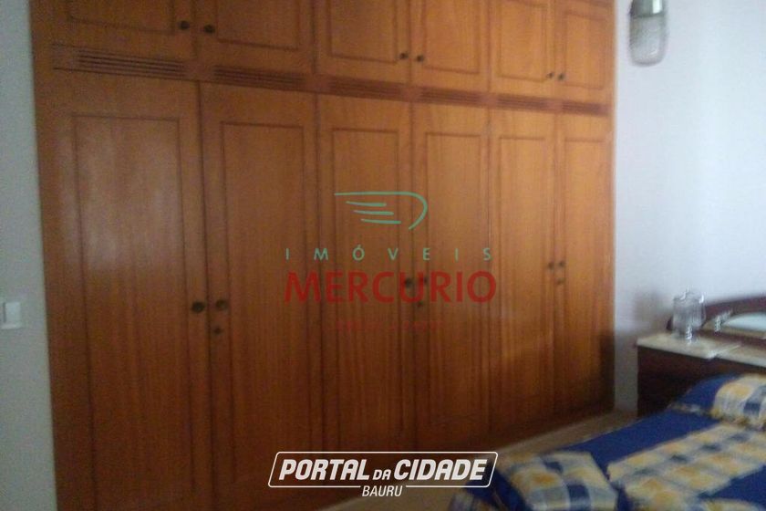 Casa &agrave; venda - 235m&sup2; - Centro