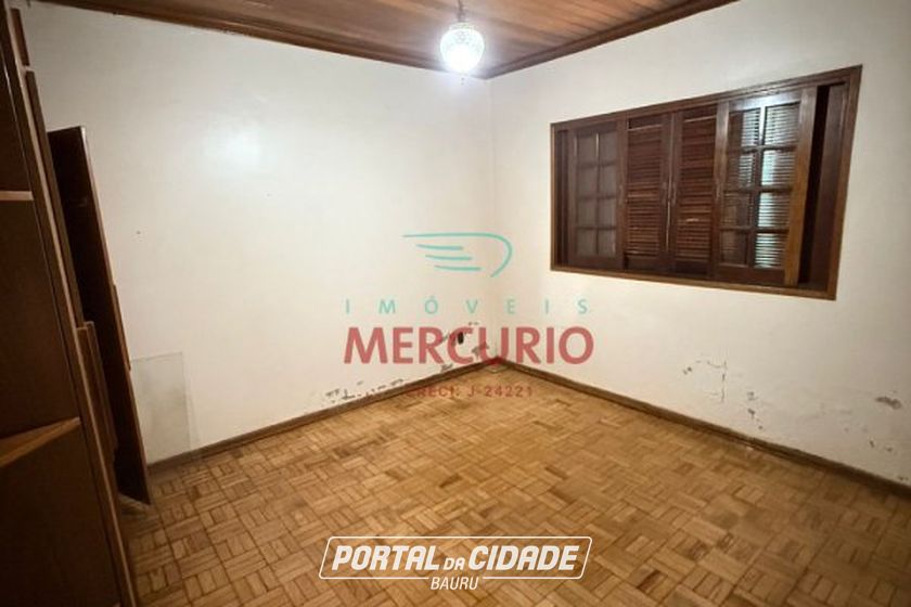 Casa &agrave; venda - 301m&sup2; - Centro