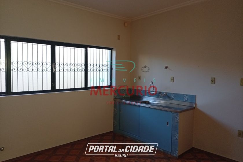 Casa &agrave; venda - 301m&sup2; - Centro