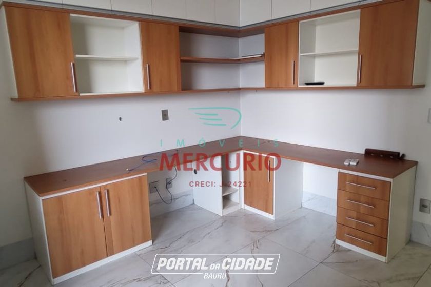 Apartamento &agrave; venda - 220m&sup2; - Centro