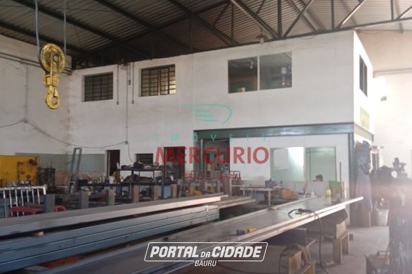 Sal&atilde;o Comercial para alugar - 650m&sup2; - Ch&aacute;caras Renno