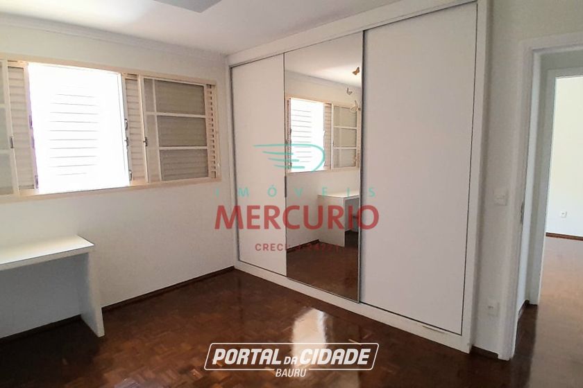 Casa &agrave; venda - 258m&sup2; - Centro