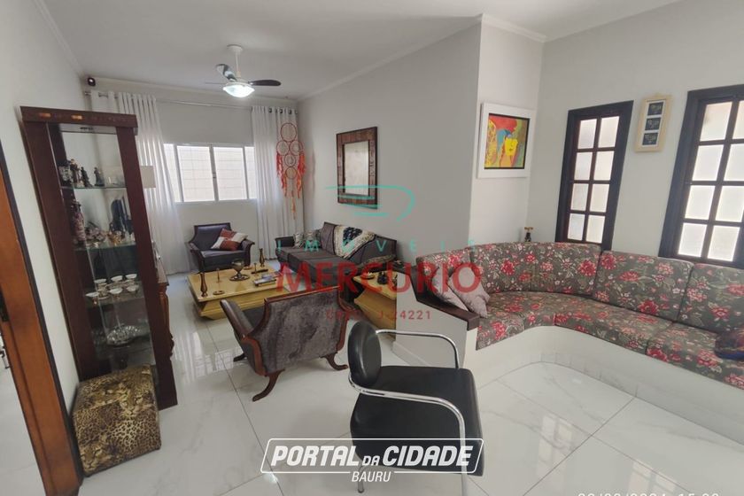 Casa &agrave; venda - 296m&sup2; - Jardim Terra Branca