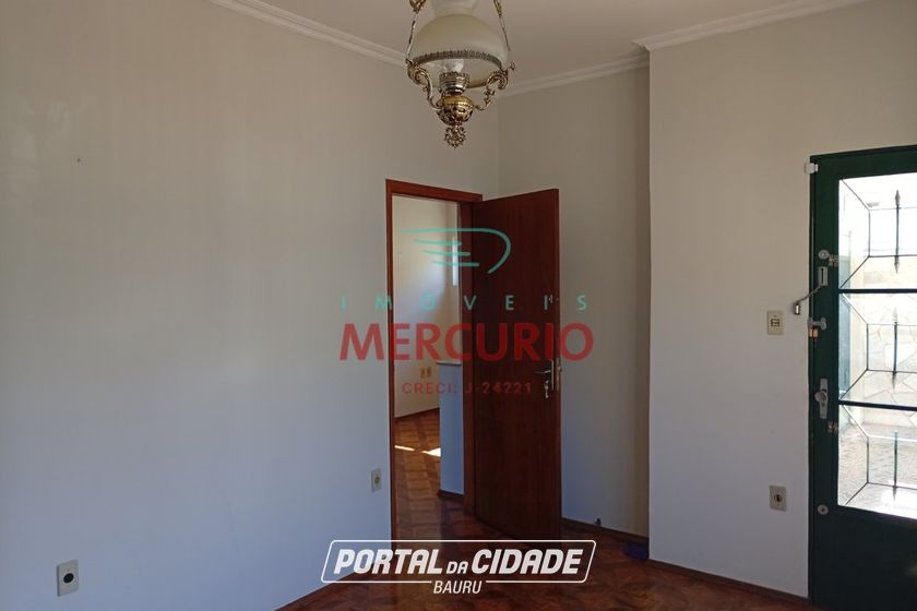 Casa &agrave; venda - 301m&sup2; - Centro