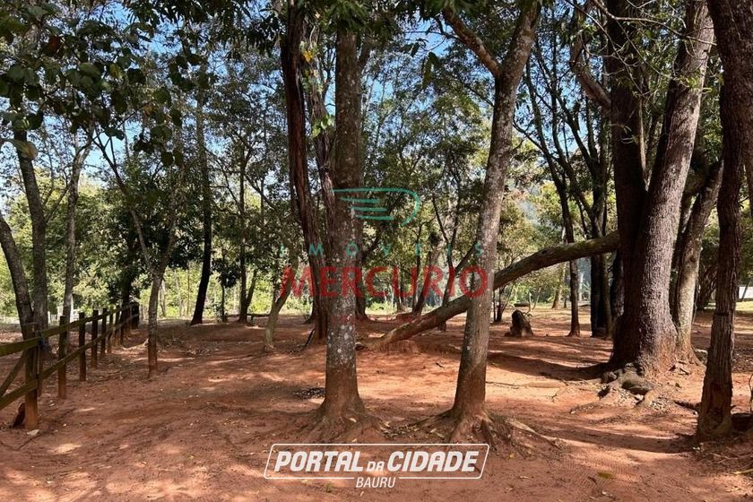 Ch&aacute;cara &agrave; venda - 719m&sup2; - Ch&aacute;caras Bauruenses