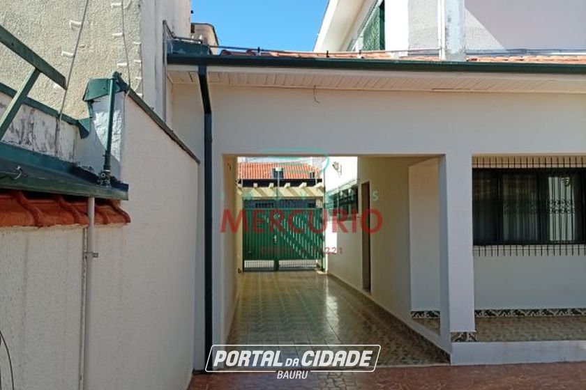 Casa &agrave; venda - 301m&sup2; - Centro
