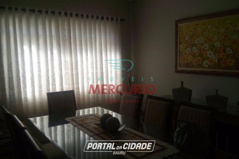 Casa &agrave; venda - 235m&sup2; - Centro