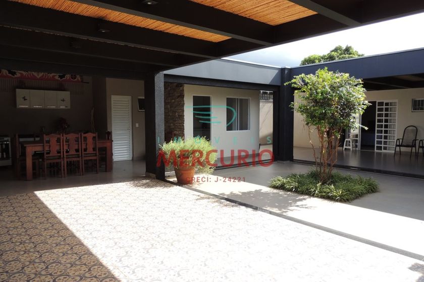 Casa &agrave; venda - 296m&sup2; - Jardim Terra Branca