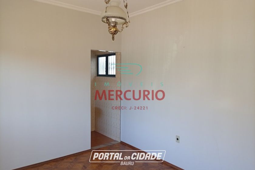 Casa &agrave; venda - 301m&sup2; - Centro