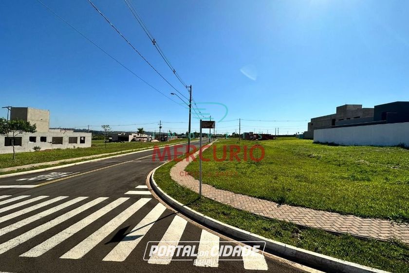 Terreno &agrave; venda - 402m&sup2; - Centro
