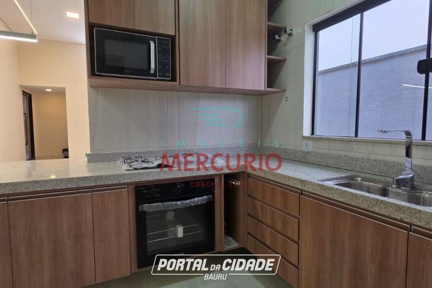 Casa &agrave; venda - 200m&sup2; - Morada Do Sol