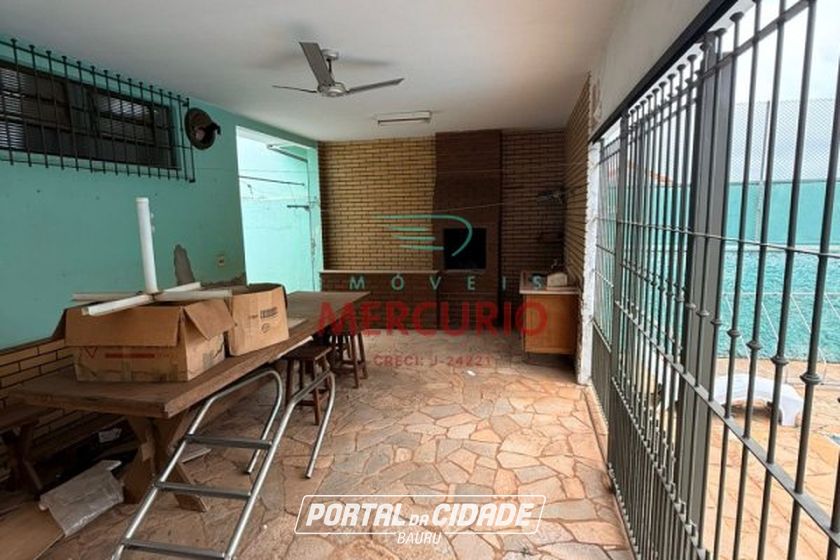 Casa &agrave; venda - 301m&sup2; - Centro